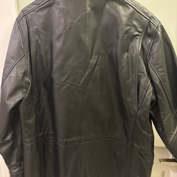 Danier Men's Black Leather Shirt Jacket - Picture 4 of 4